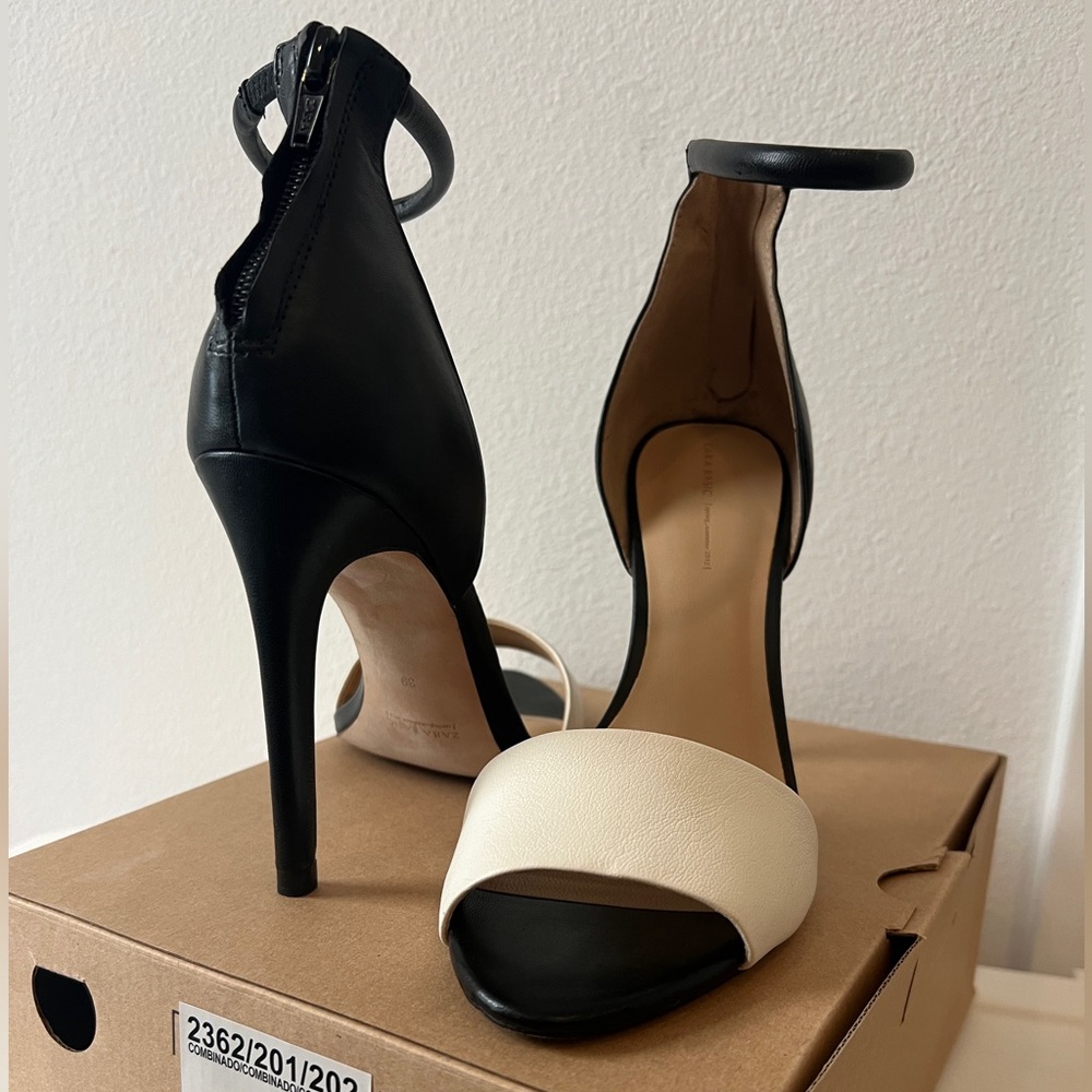 Zara Black and White Sandals